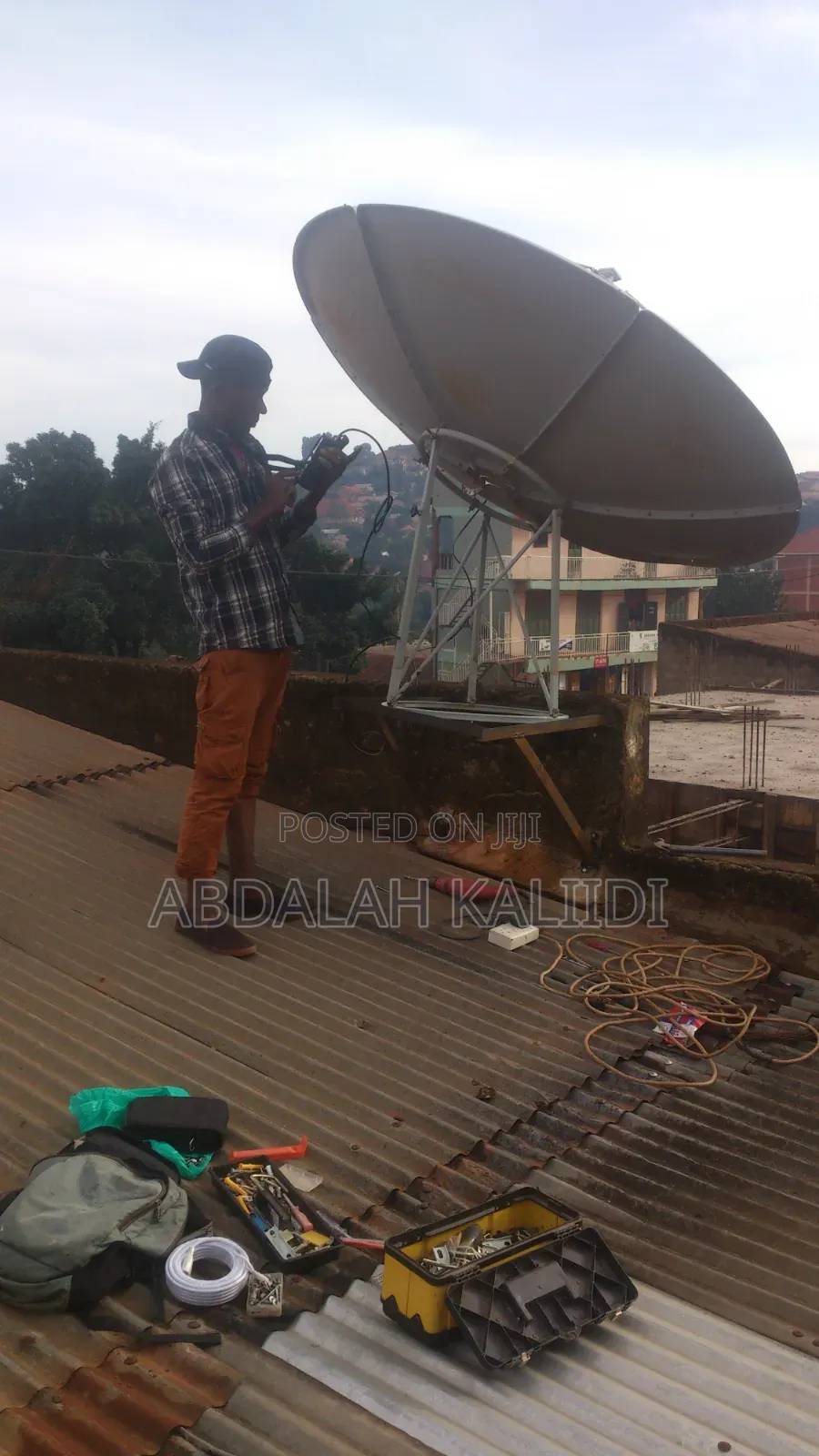Satellite Dish Installer DSTV Startime Azam Arabsat