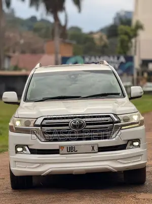 Toyota Land Cruiser 4.6 V8 ZX 2017 White