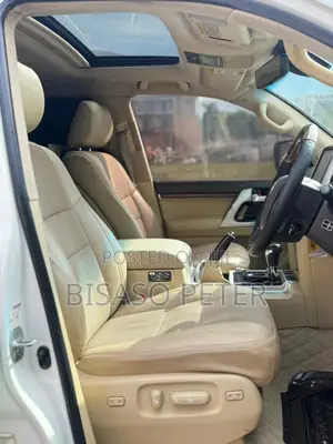 Toyota Land Cruiser 4.6 V8 ZX 2017 White