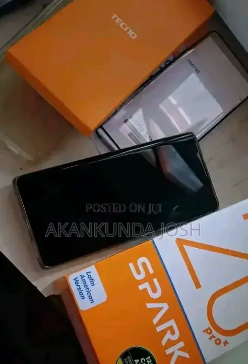 New Tecno Spark 20 Pro Plus 256 GB Silver