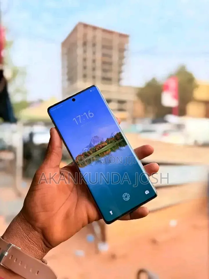 New Tecno Spark 20 Pro Plus 256 GB Silver