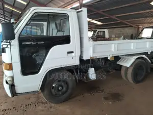 Isuzu Elf Truck