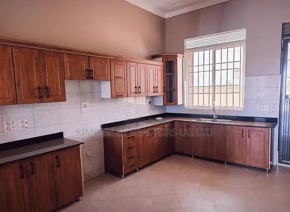 4bdrm House in Kira for sale