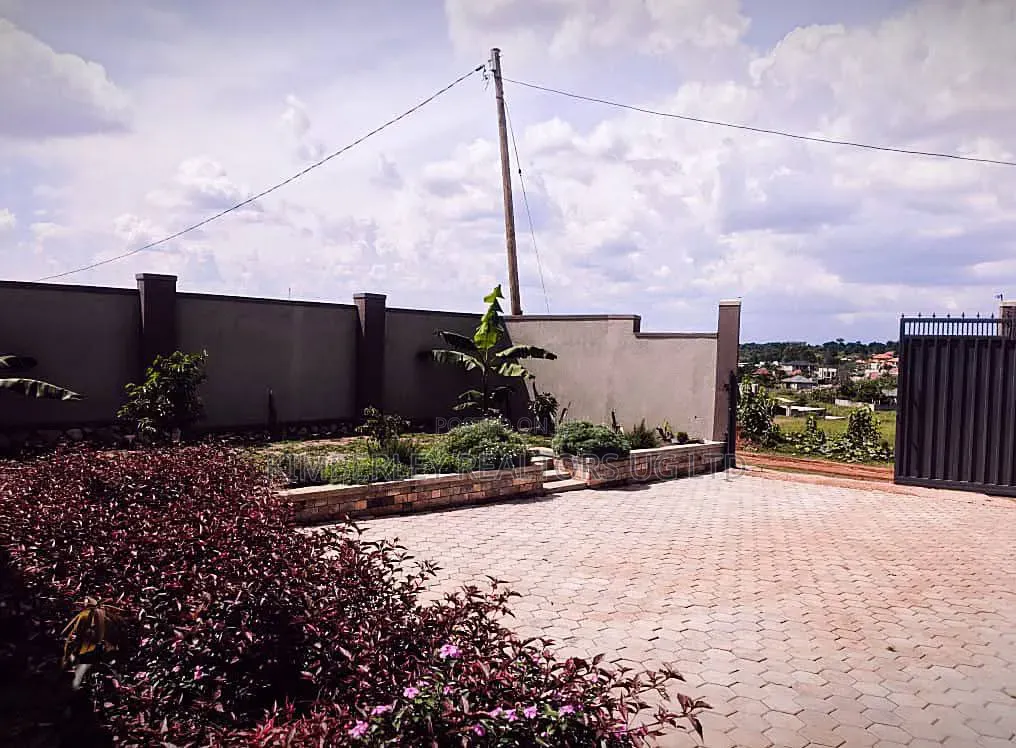 4bdrm House in Kira for sale