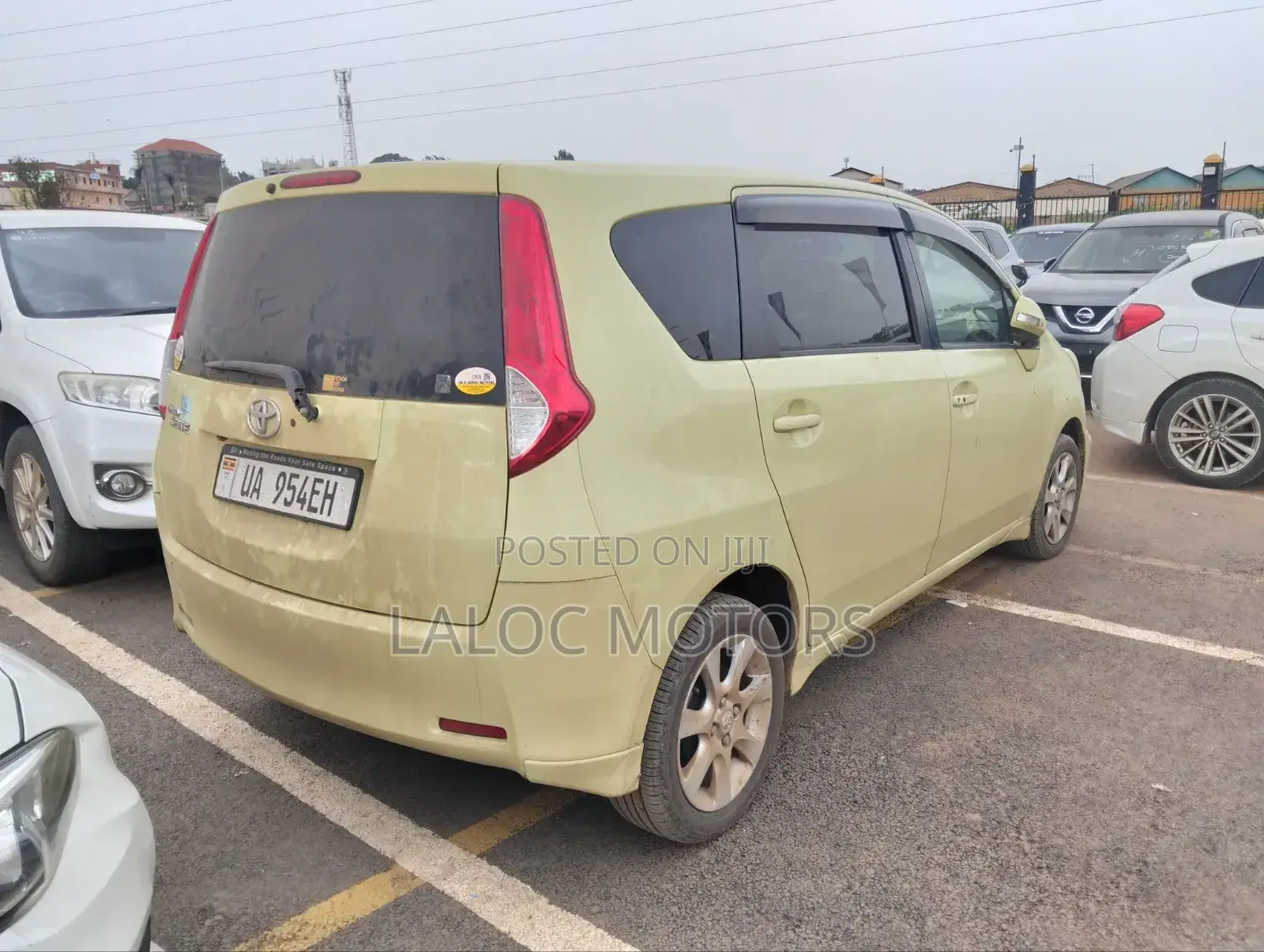 Toyota Passo Sette 1.5 FWD 2012 Green