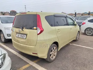 Toyota Passo Sette 1.5 FWD 2012 Green