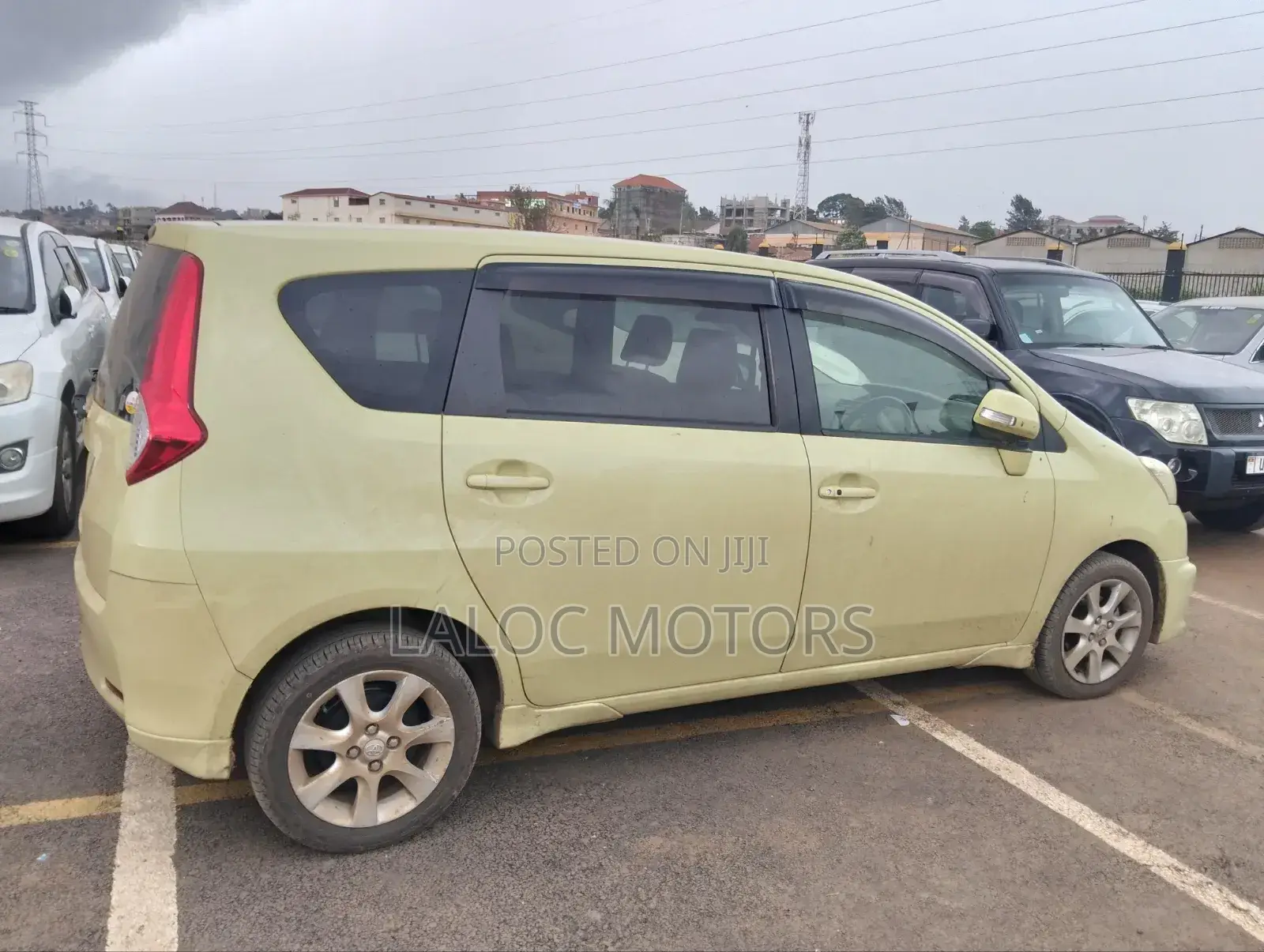 Toyota Passo Sette 1.5 FWD 2012 Green