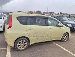 Toyota Passo Sette 1.5 FWD 2012 Green