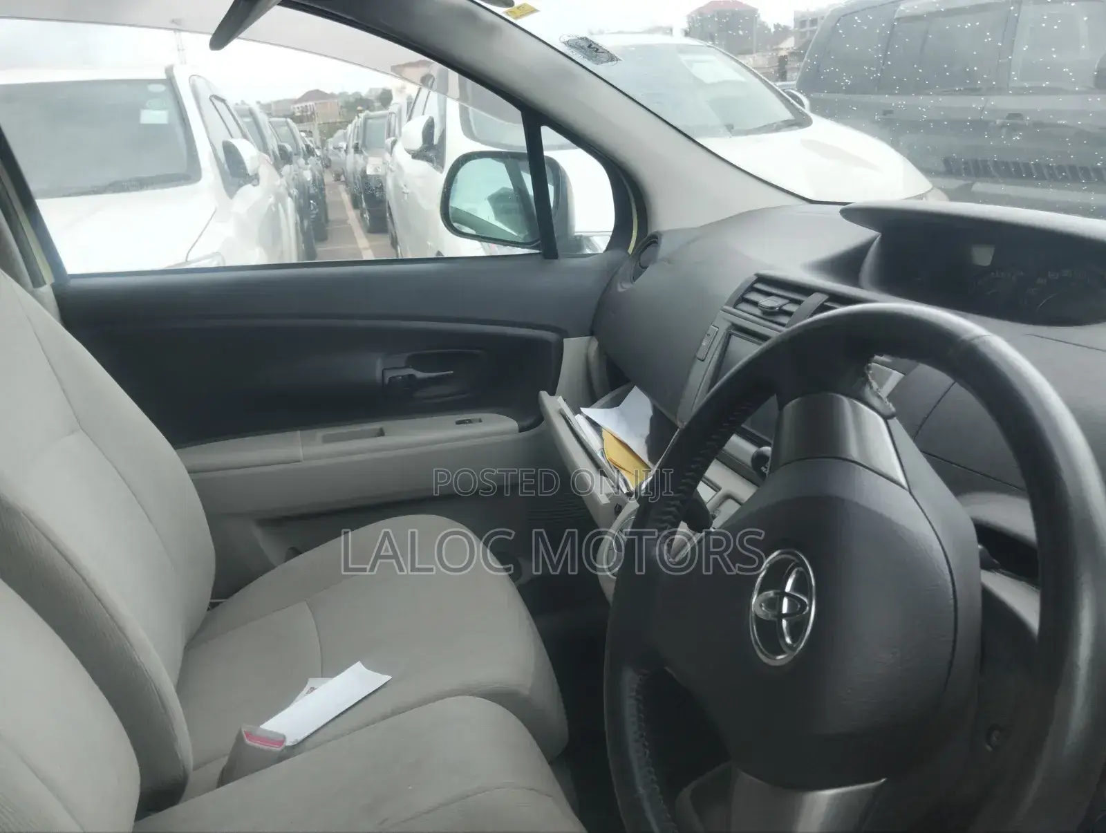 Toyota Passo Sette 1.5 FWD 2012 Green