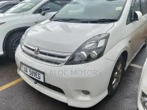 Toyota ISIS 1.8 L 2WD 2012 White