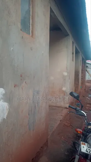 2bdrm House in Kazinga Junction, Wakiso / Wakiso for sale