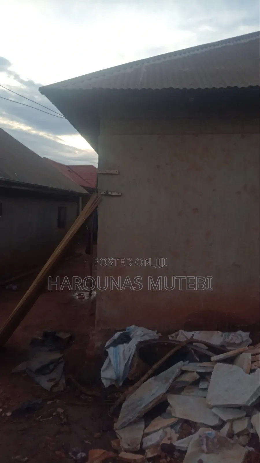 2bdrm House in Kazinga Junction, Wakiso / Wakiso for sale