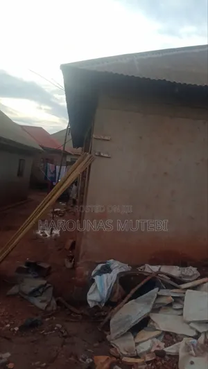 2bdrm House in Kazinga Junction, Wakiso / Wakiso for sale