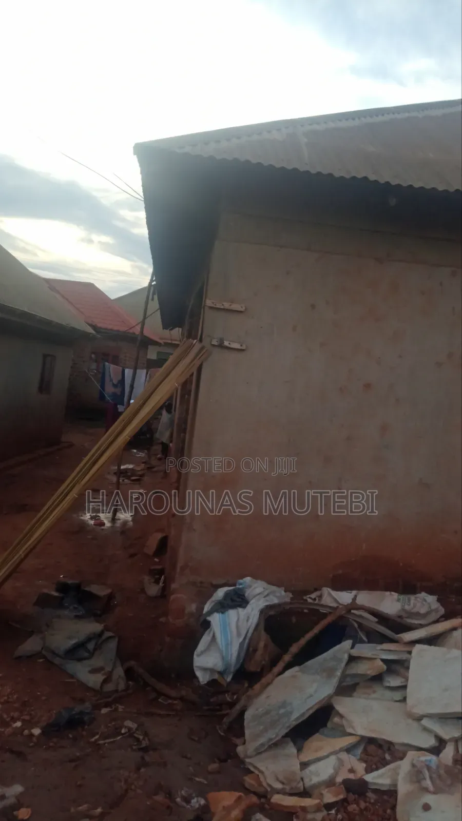 2bdrm House in Kazinga Junction, Wakiso / Wakiso for sale