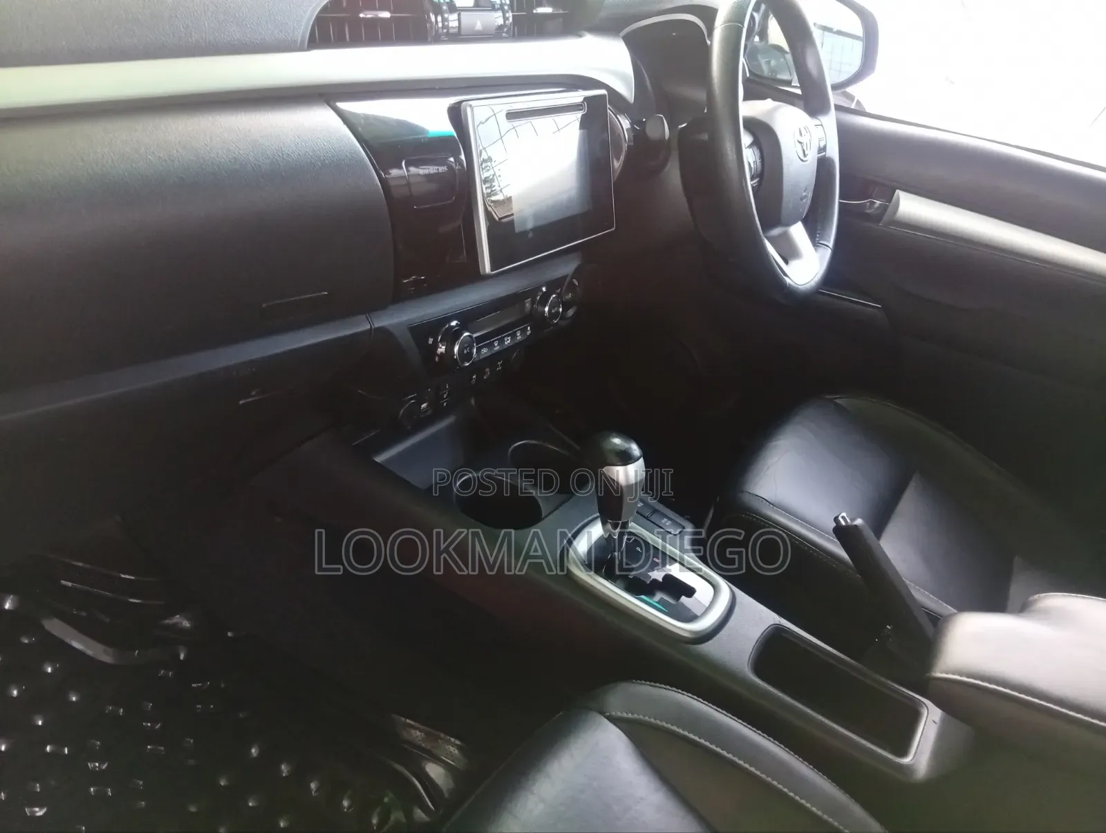 Toyota Hilux Revo Double Cab Deisel 2.8 RWD 2017 White