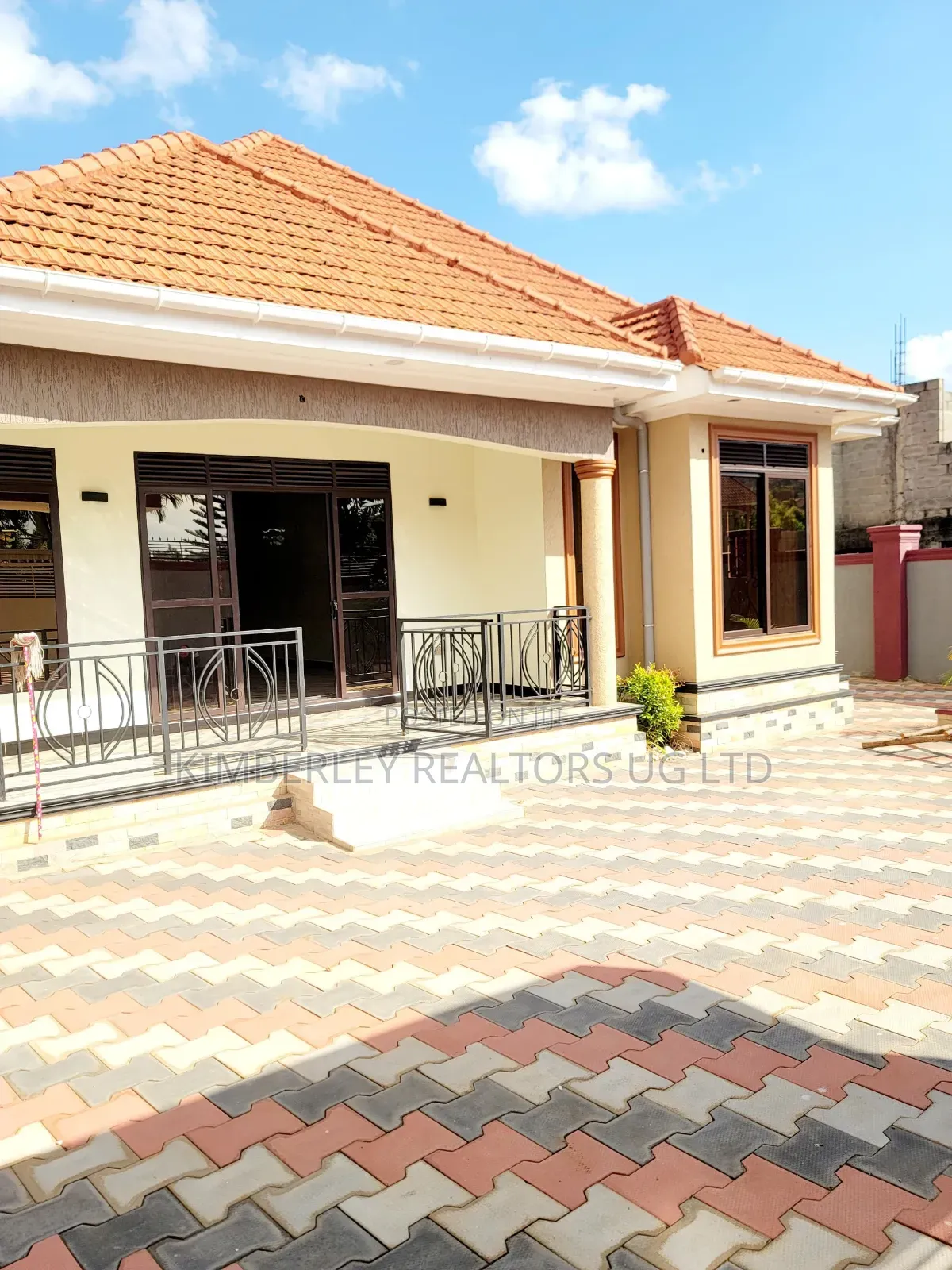 3bdrm House in Ssisa for sale