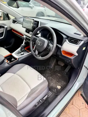 Toyota RAV4 Adventure 2019 Green