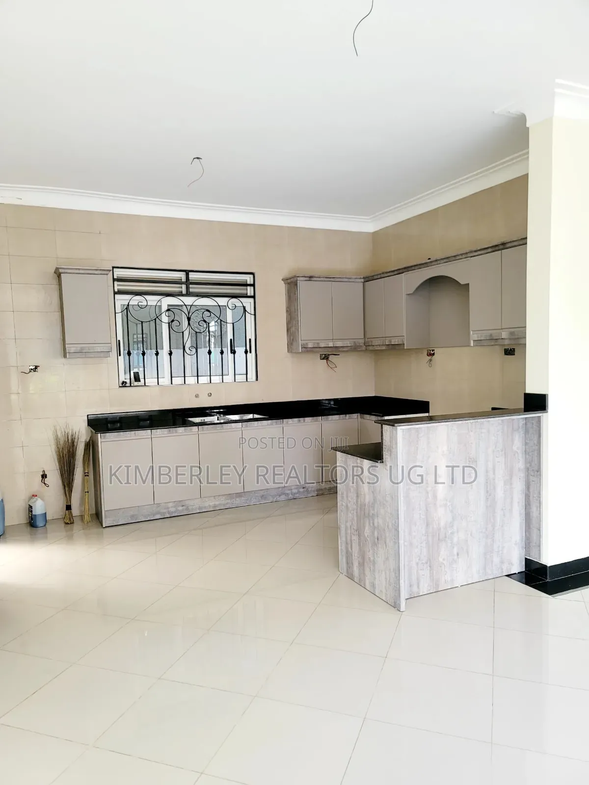 4bdrm House in Ssisa for sale