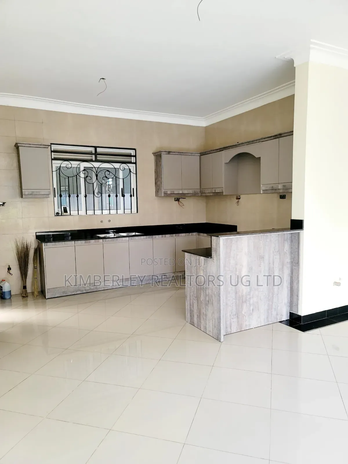 4bdrm House in Ssisa for sale