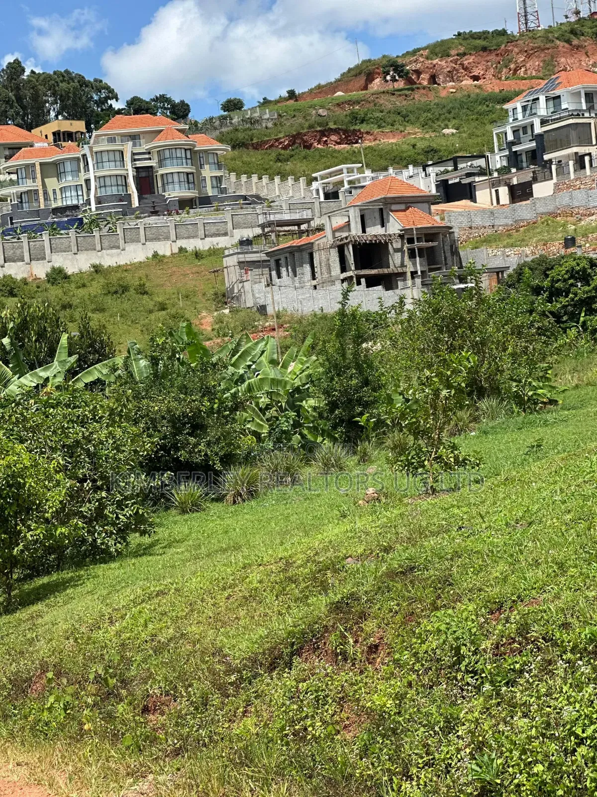 1 Acre Lakeview Prime Land – Bwebajja Hill, Entebbe at 1.2bn