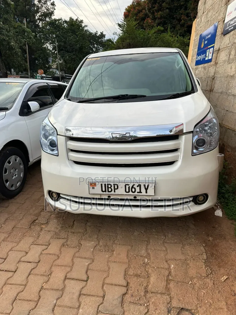 Toyota Noah 2009 White