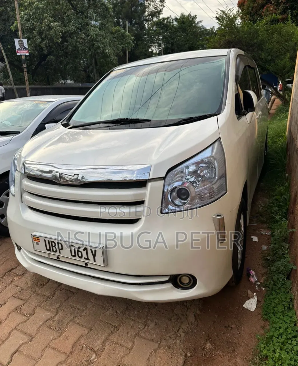 Toyota Noah 2009 White