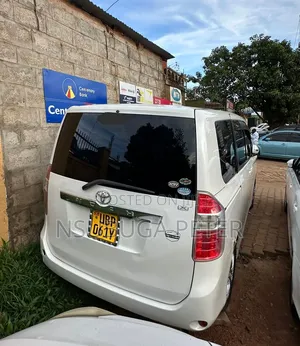 Toyota Noah 2009 White