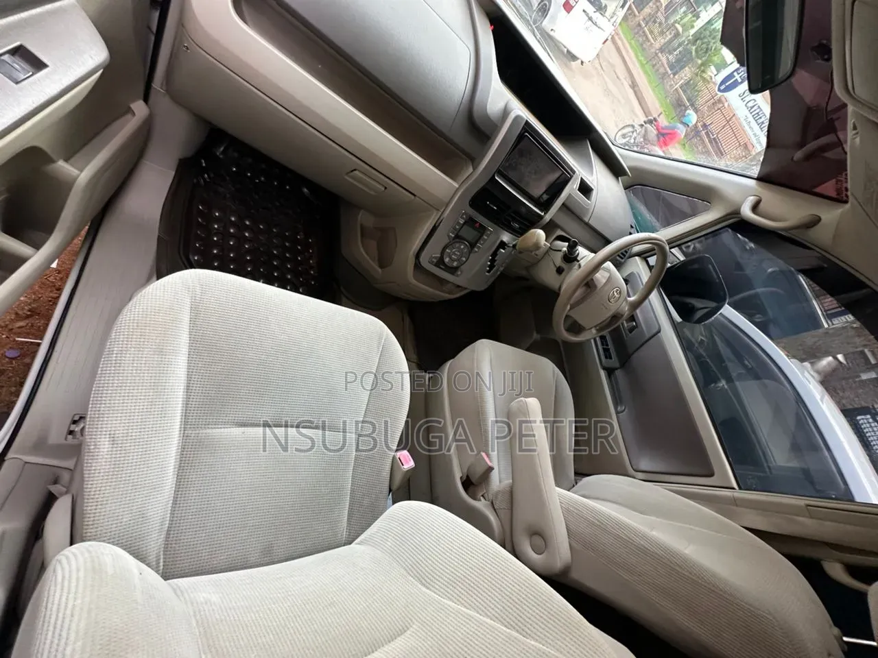 Toyota Noah 2009 White