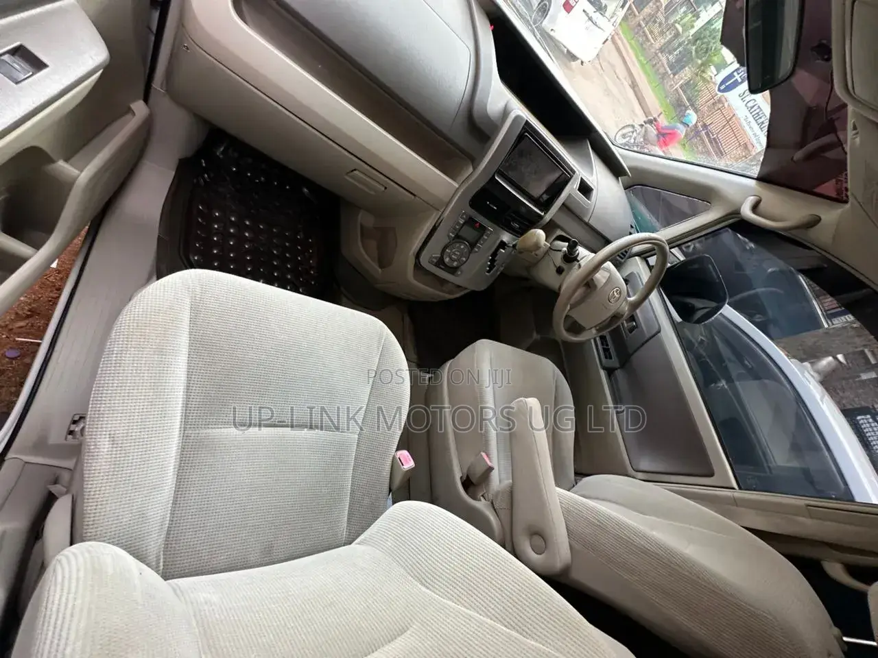 Toyota Noah 2009 White