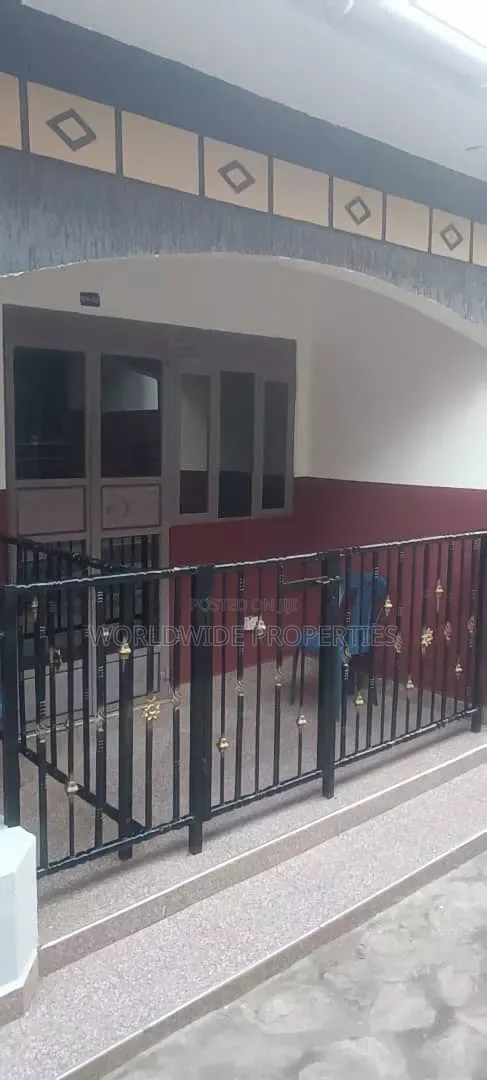 Furnished 8bdrm House in Nakasongola TC for sale
