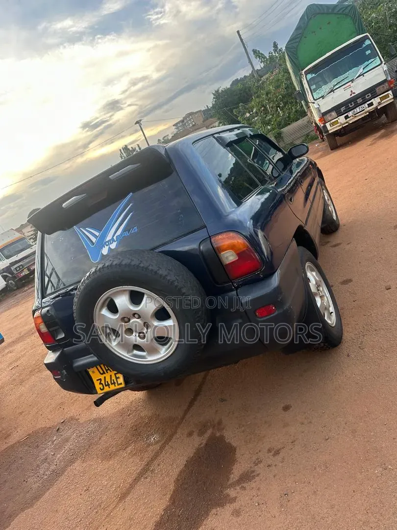 Toyota RAV4 Automatic 2000 Blue