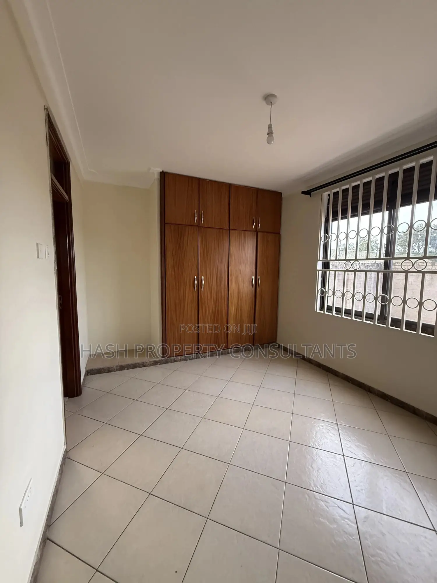 3bdrm Apartment in Muyenga, Central Division for rent