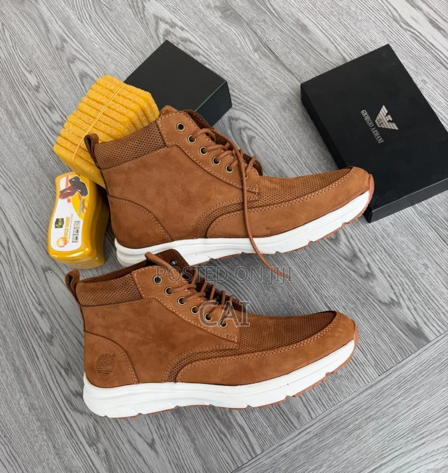 Timberland Gentle Classic Boots. Brown Suede and Mesh Design.