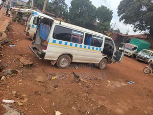 Toyota HiAce 1995 White