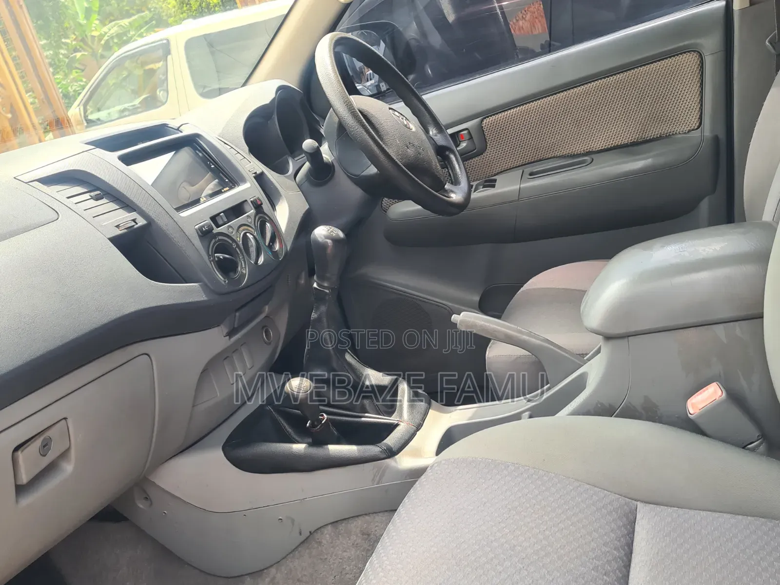 Toyota Hilux 2017 Silver