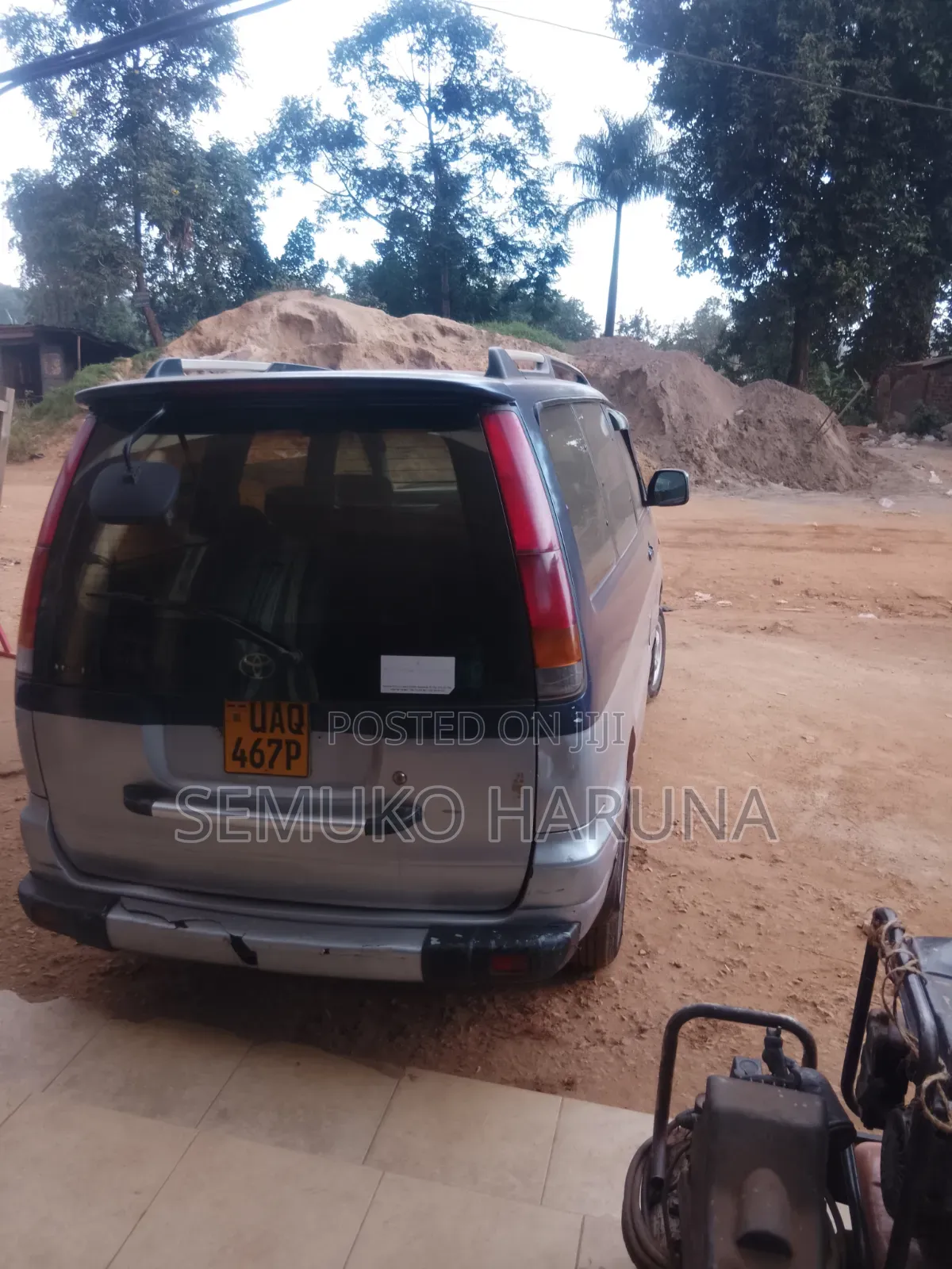 Toyota Noah 2.0 FWD (8 Seater) 2001 Blue