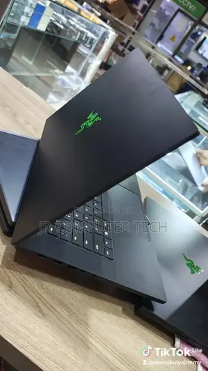 Laptop Razer Blade Advanced 32GB Intel Core i7 SSD 1T