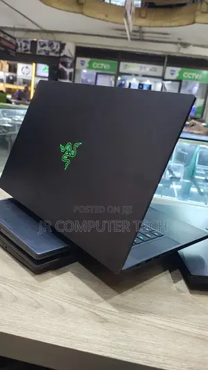 Laptop Razer Blade Advanced 32GB Intel Core i7 SSD 1T