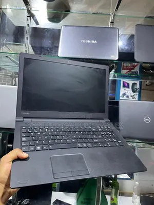 Laptop Toshiba Satellite C650 4GB Intel Core i3 HDD 250GB