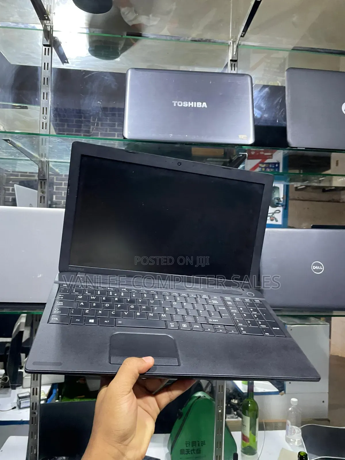 Laptop Toshiba Satellite C670 4GB Intel Core i3 HDD 320GB