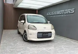 Toyota Porte 2012 Beige