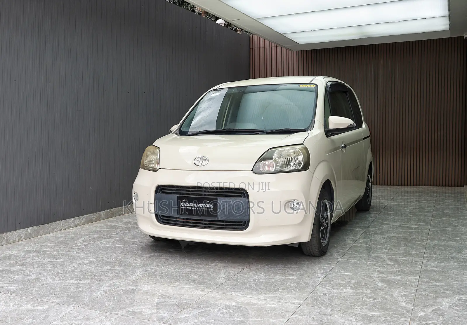 Toyota Porte 2012 Beige