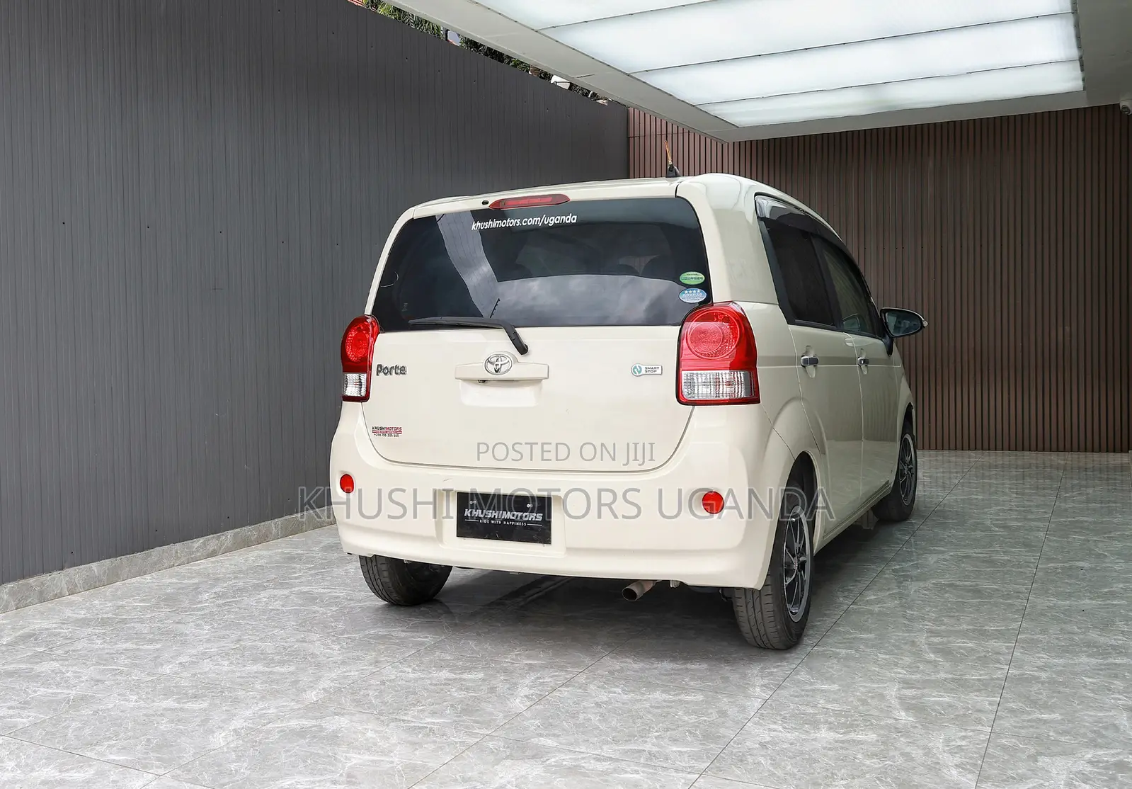 Toyota Porte 2012 Beige
