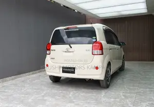 Toyota Porte 2012 Beige