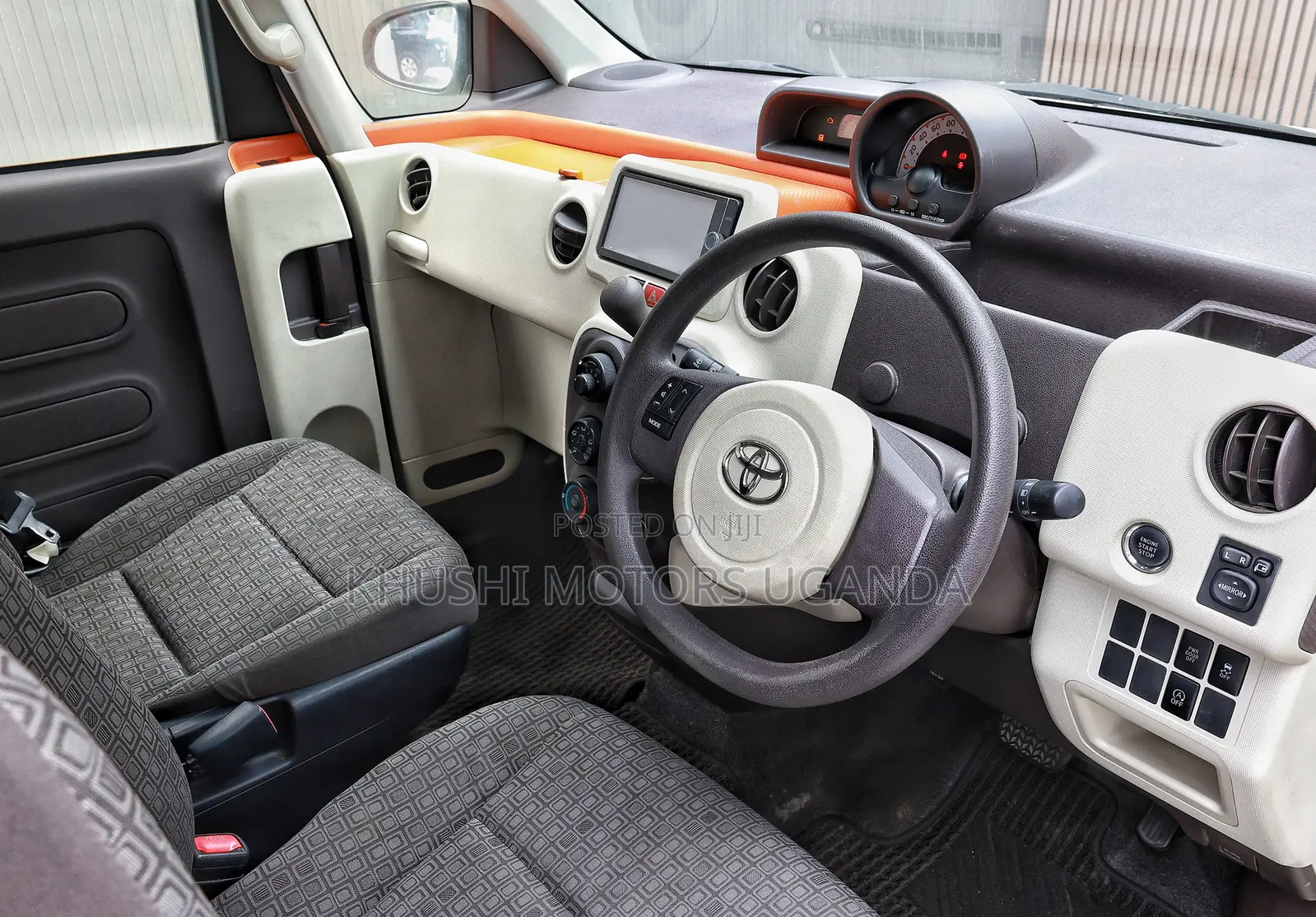 Toyota Porte 2012 Beige