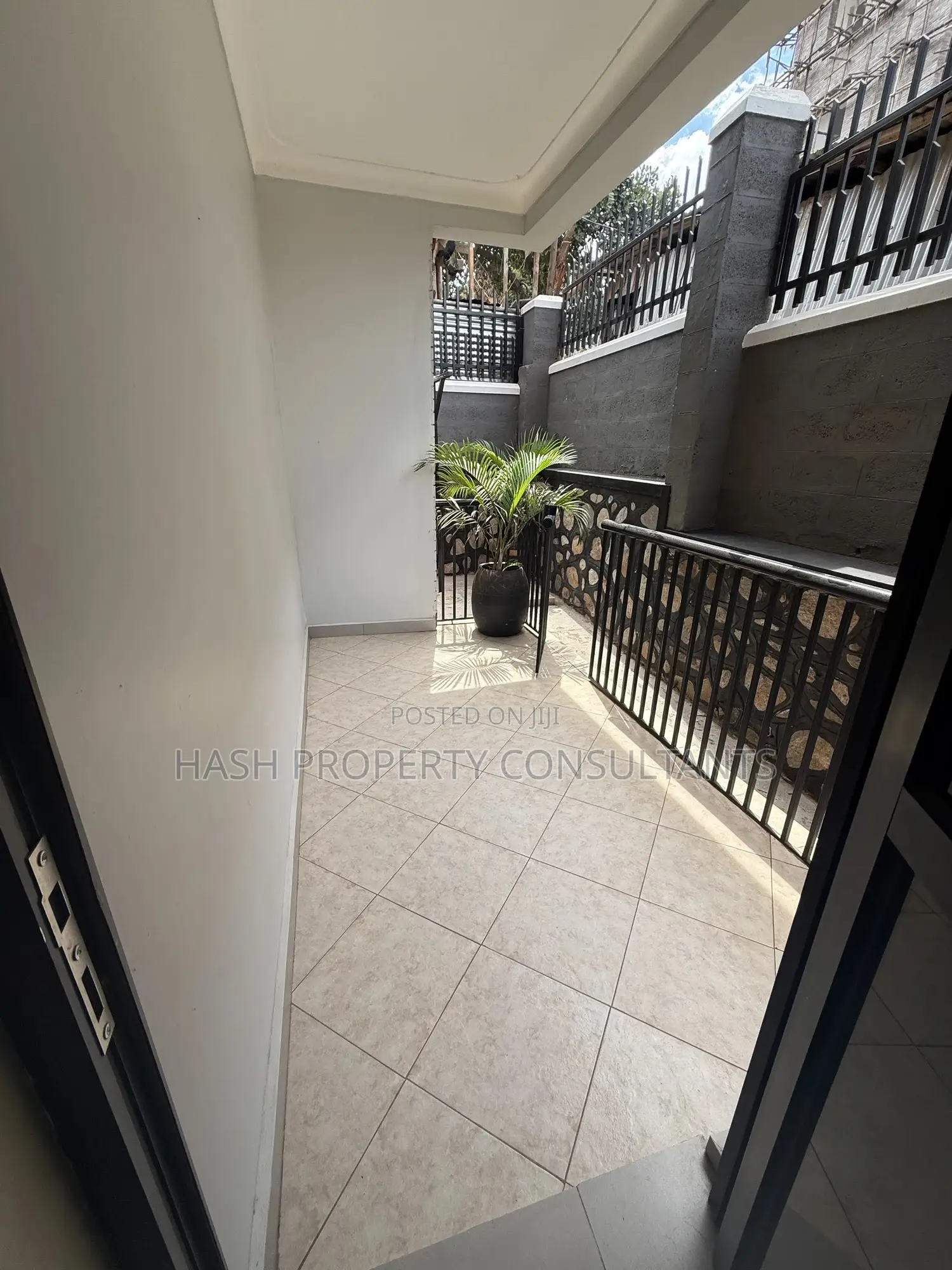 1bdrm Apartment in Muyenga, Central Division for rent