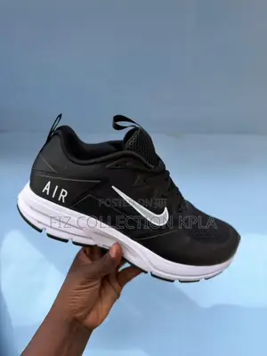 Nike Air Drift Black White