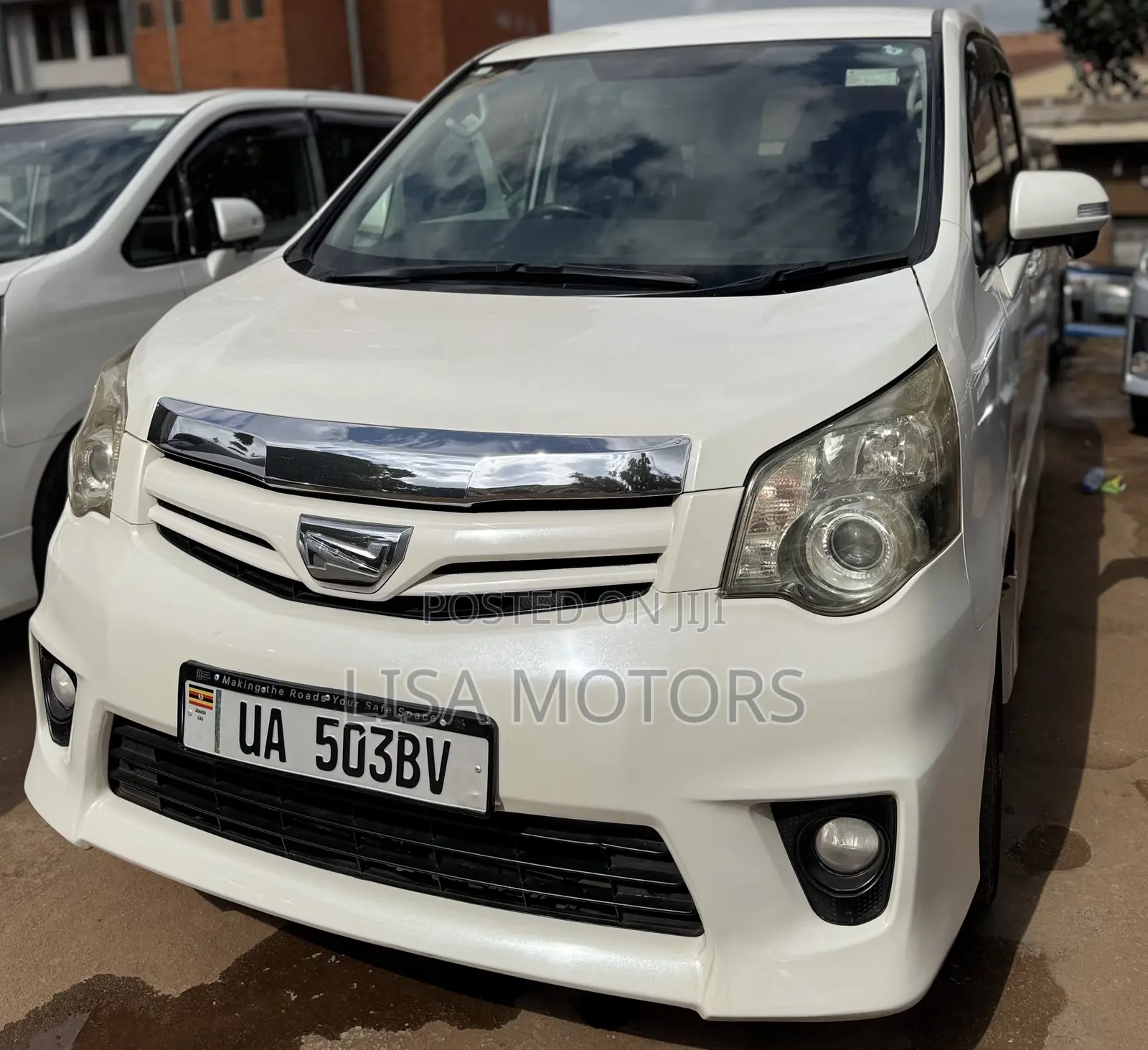 Toyota Noah 2012 White