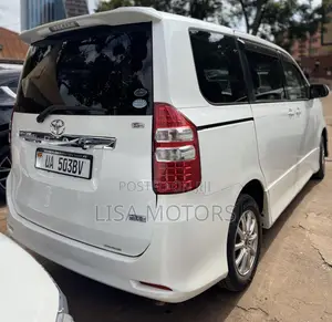 Toyota Noah 2012 White