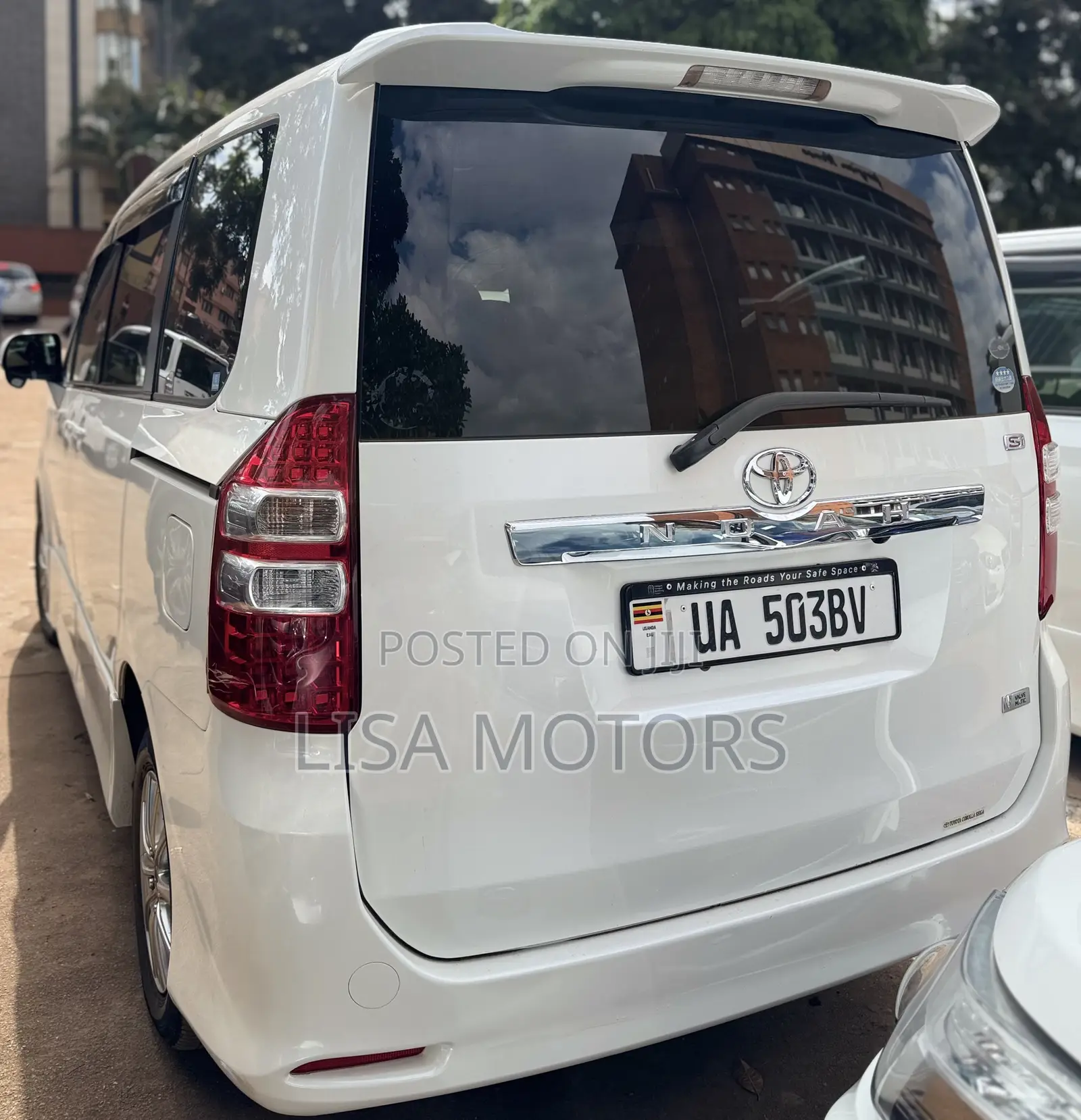 Toyota Noah 2012 White